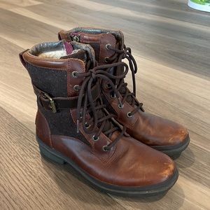 EUC Ugg Kesey Waterproof Boots